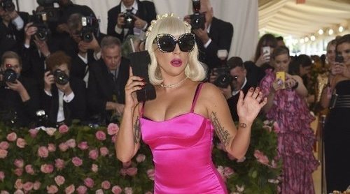 Lady Gaga sorprende con cuatro looks en menos de 5 minutos sobre la alfombra roja de la MET Gala 2019