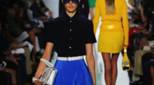 Llamativos colores y cortes retro en el desfile de Michael Kors de la Semana de la Moda de Nueva York