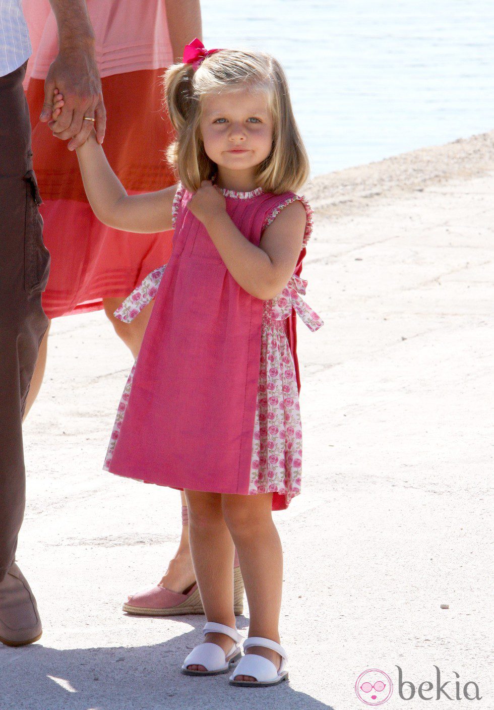 La Infanta Leonor con un vestido fucsia