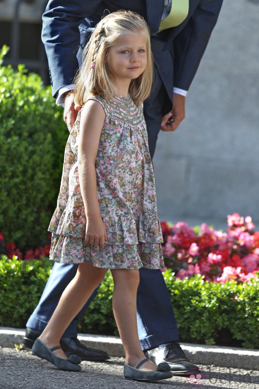 La Infanta Leonor con un vestido muy floreado