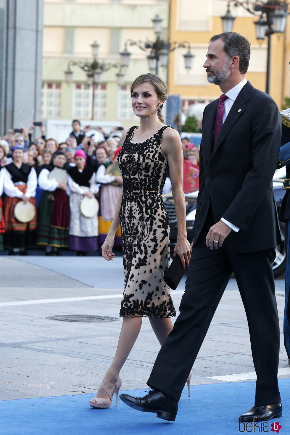 Los Reyes Felipe y Letizia llegando a la entrega de los Premios Princesa de Asturias 2016