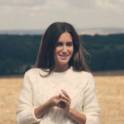 Gala González con un jersey blanco de Esprit otoño/invierno 2016/2017