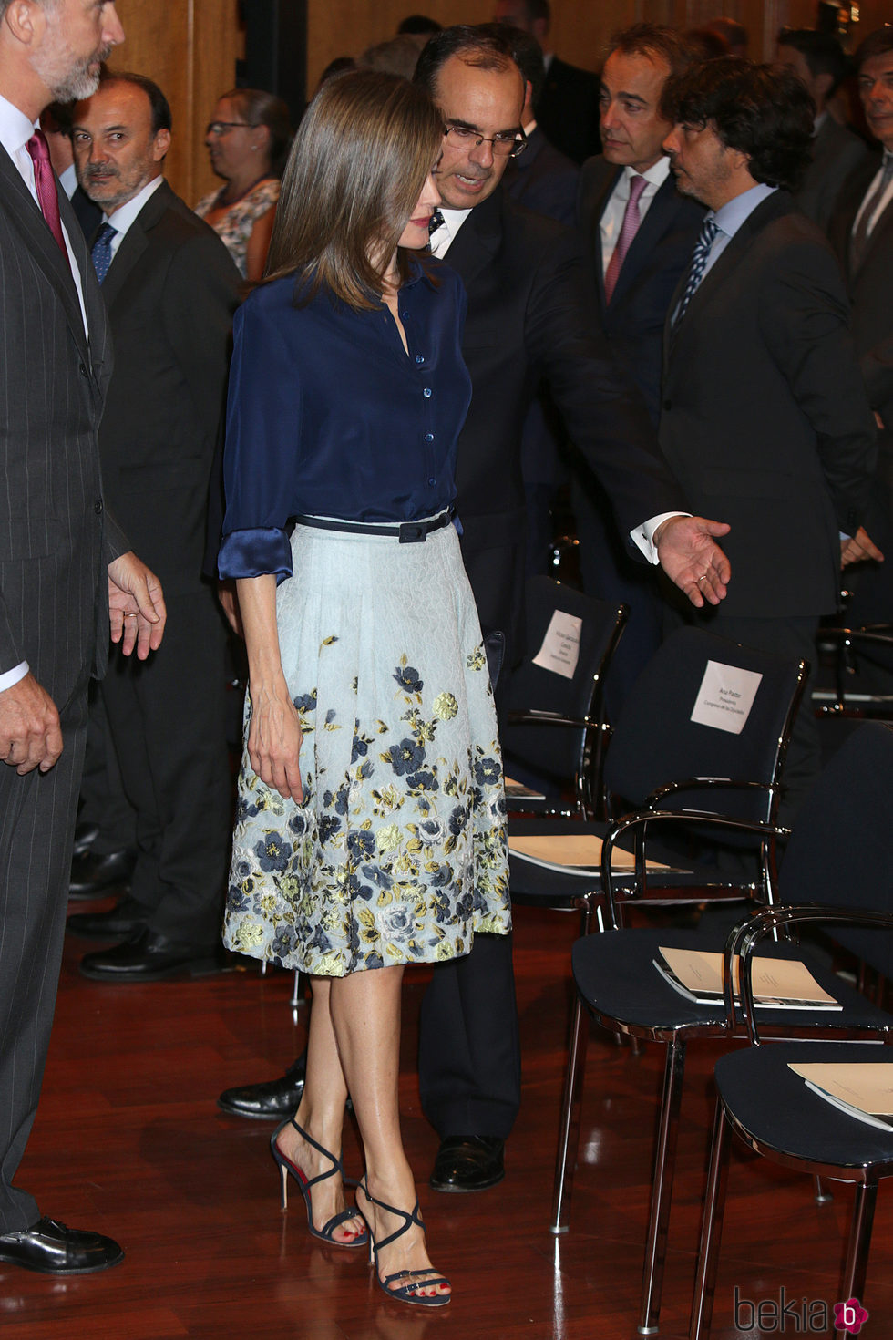 La Reina Letizia con un conjunto de Carolina Herrera en el centenario del nacimiento de Camilo José Cela