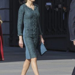 La Reina Letizia con un vestido de tweed verde en la Apertura de la XII Legislatura