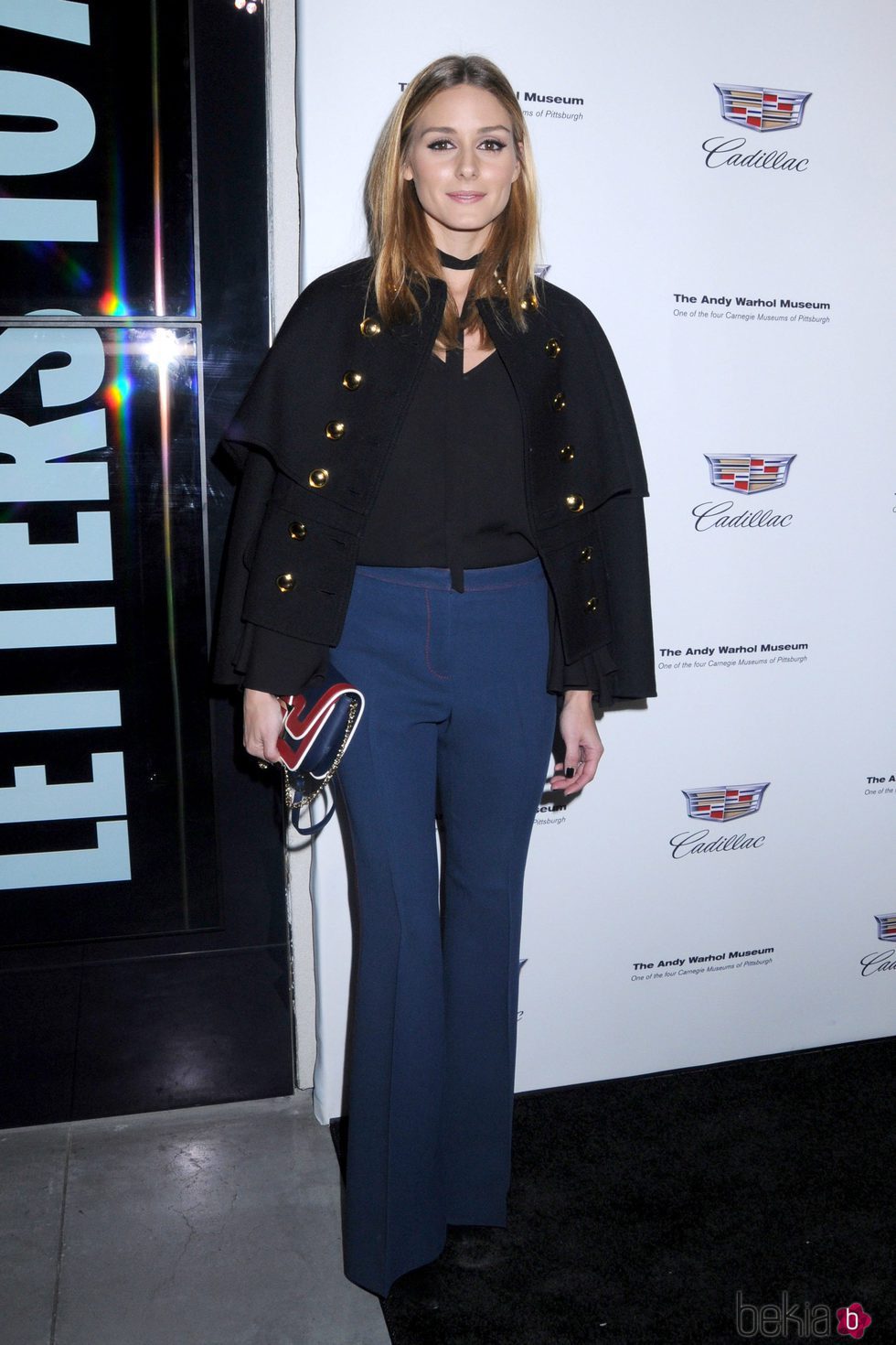 Olivia Palermo con un look navy en el Museo Andy Warhol en Nueva York