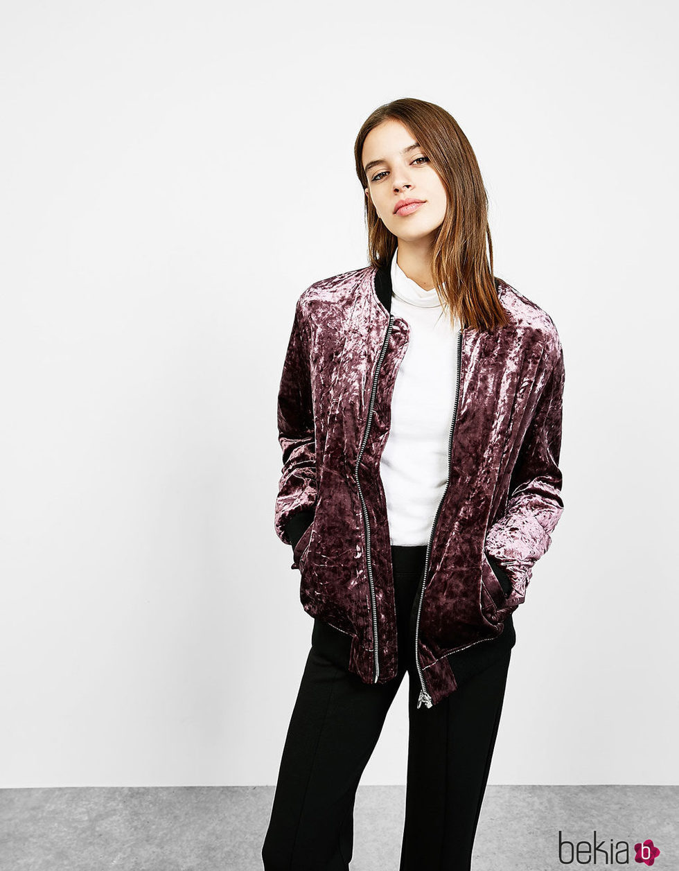 Bomber de color rosa de Bershka para Navidad 2016