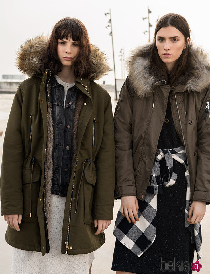 Parkas verde y gris de Pull&Bear invierno 2017