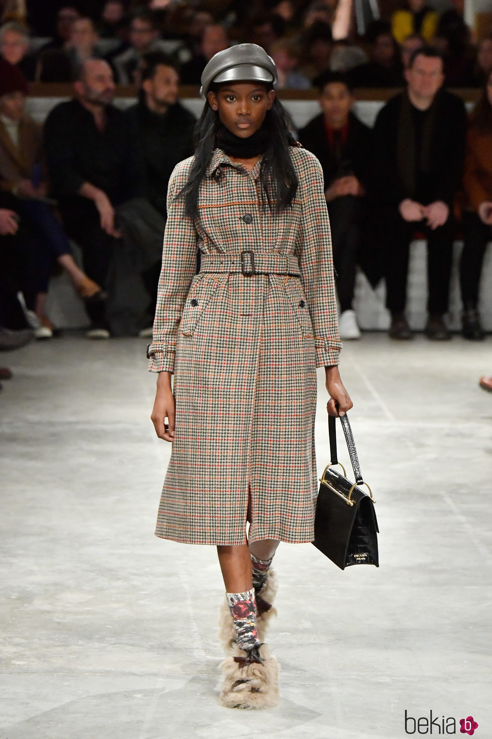 Gabardina estampada de Prada otoño/invierno 2017/2018 en la Milán Fashion Week