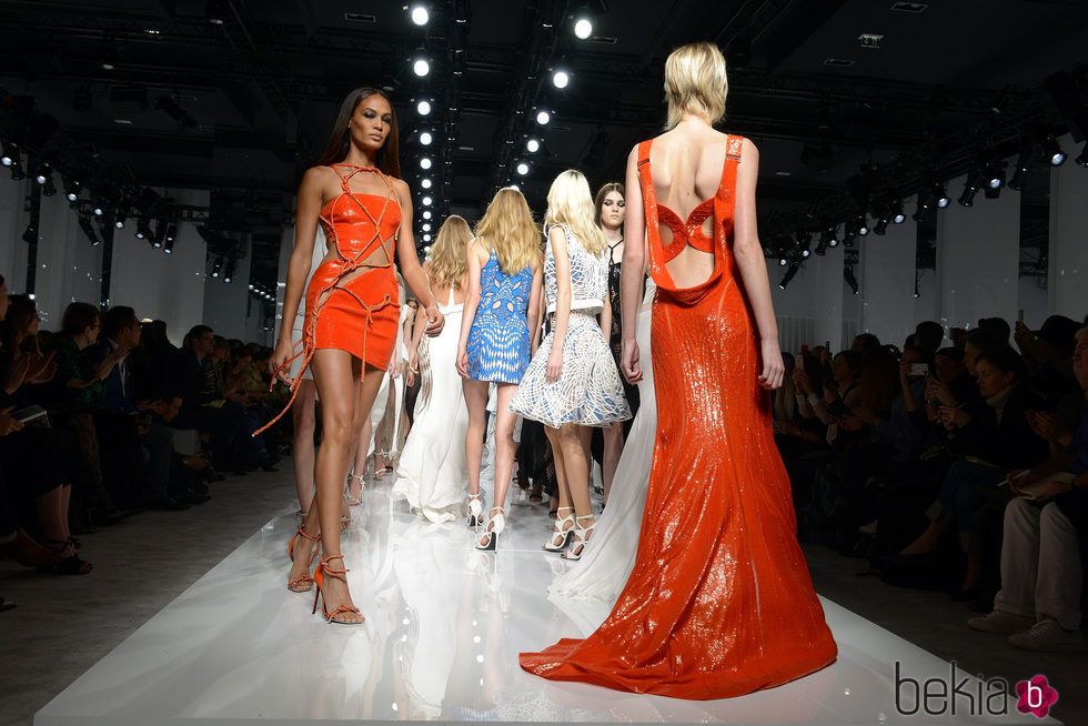 Pasarela de Versace en la Semana de la Alta Costura de París primavera/verano 2016