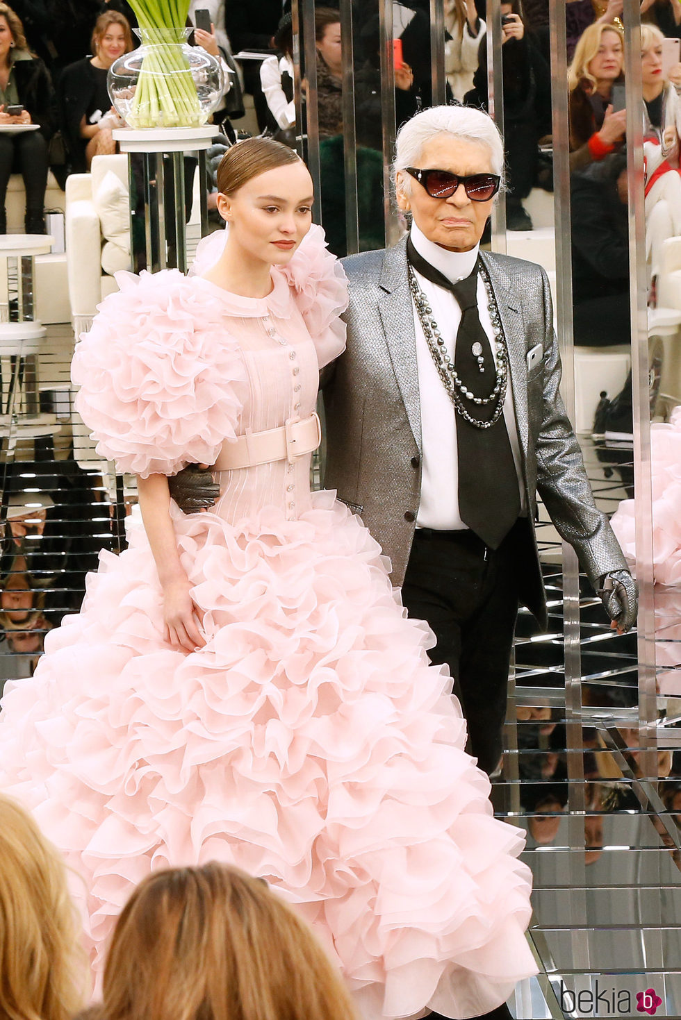 Karl Lagerfeld y su nueva musa Lily Rose Depp Chanel en la Semana de la Alta Costura primavera/verano 2017