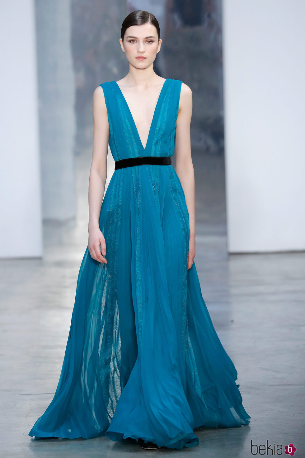 Vestido azul de Carolina Herrera otoño/invierno 2017/2018 en la New York Fashion Week