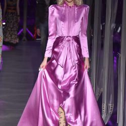 Vestido rosa de Gucci otoño/invierno 2017/2018 en la Milán Fashion Week