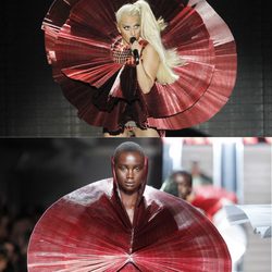 El look metalizado rojo de Lady Gaga en los EMA 2011 es de Paco Rabanne