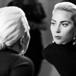 Lady Gaga con unos pendientes de la colección 'City Hardwear' de Tiffany & Co.