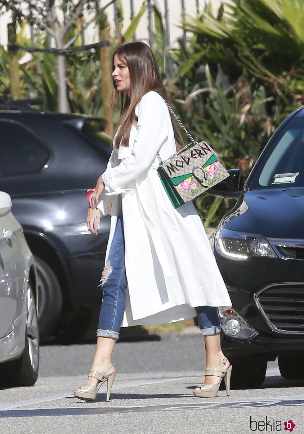 Sofía Vergara con un look casual en las calles de California