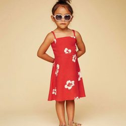 Vestido rojo de tirantes para niña de la nueva colección para madres e hijas de Reformation