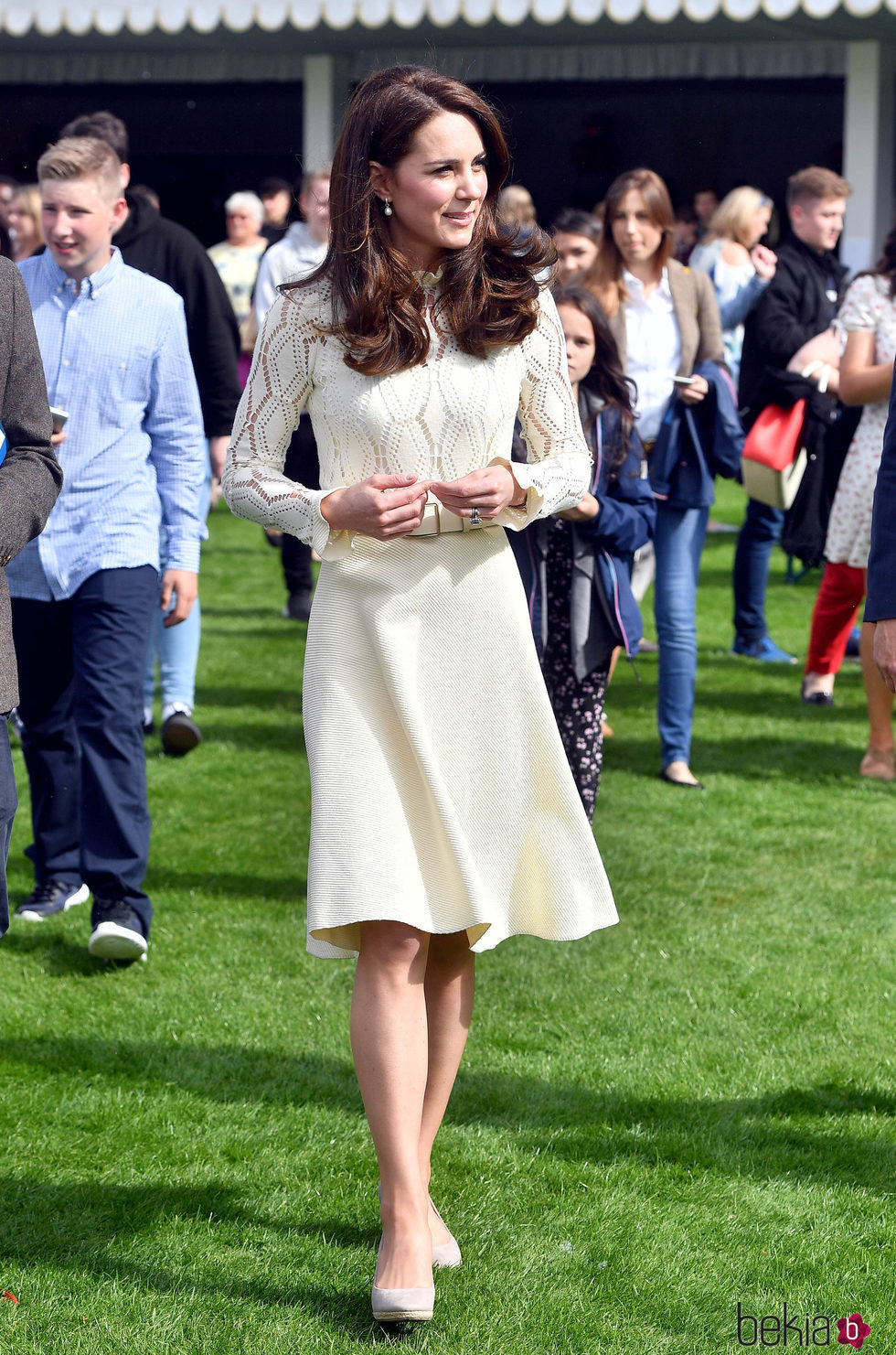 Kate Middleton impecable con un vestido de Chloé