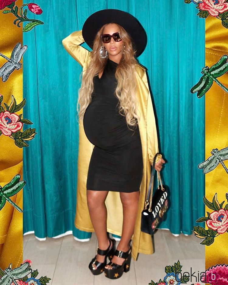 Look casual con vestido negro ajustado premamá de Beyoncé