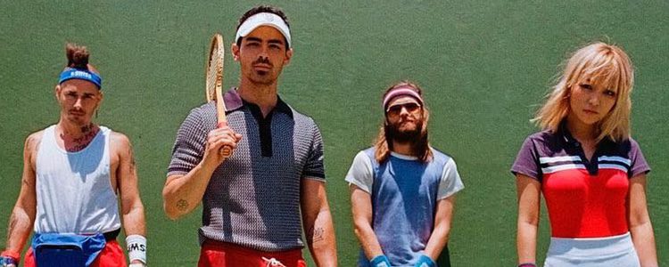 DNCE posando como embajadores de K-Swiss