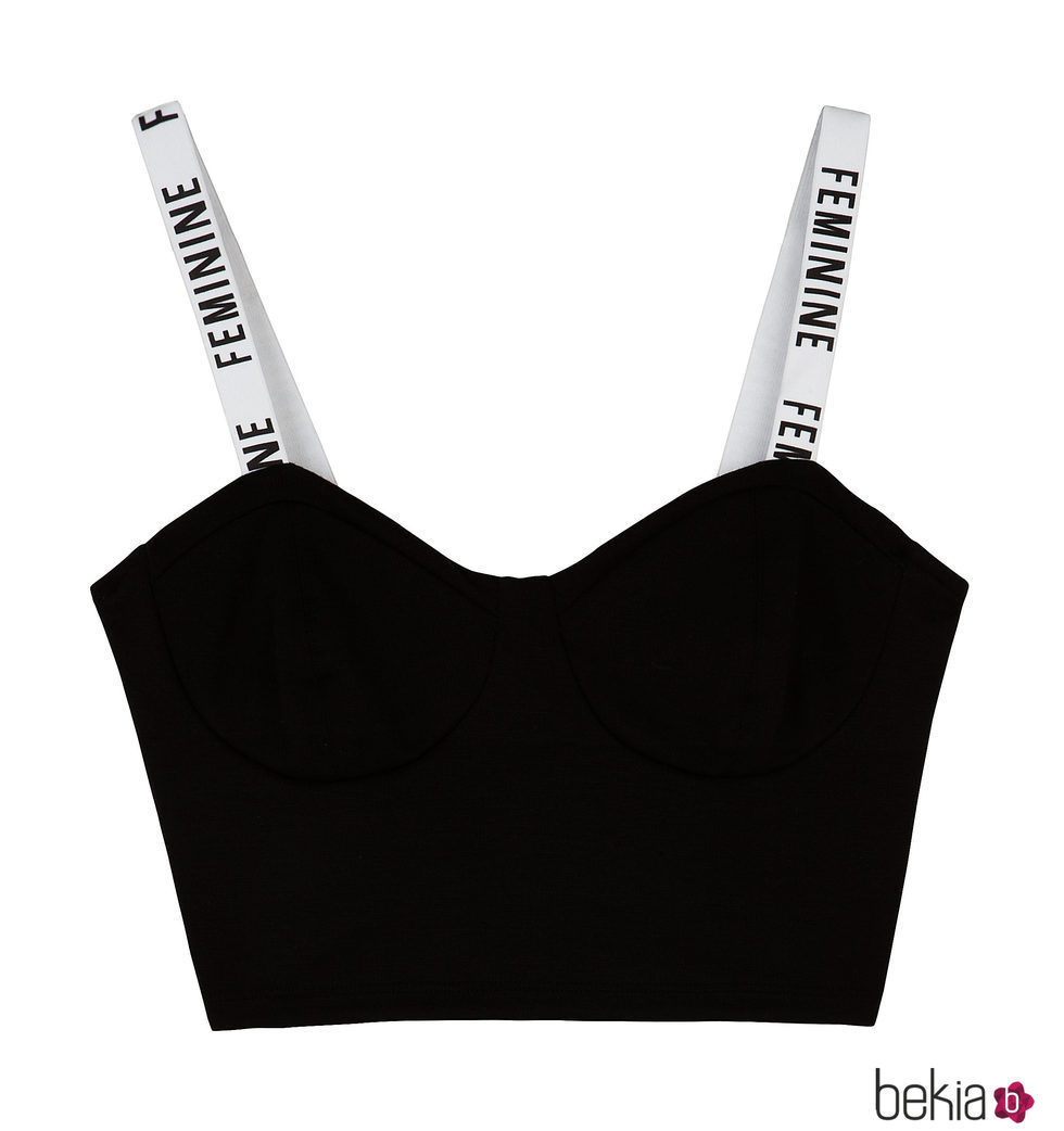 Crop top negro de Bershka de la colección de verano 2017