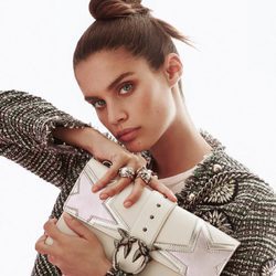 Colección otoño/invierno 2017/2018 de Pinko con Sara Sampaio como imagen