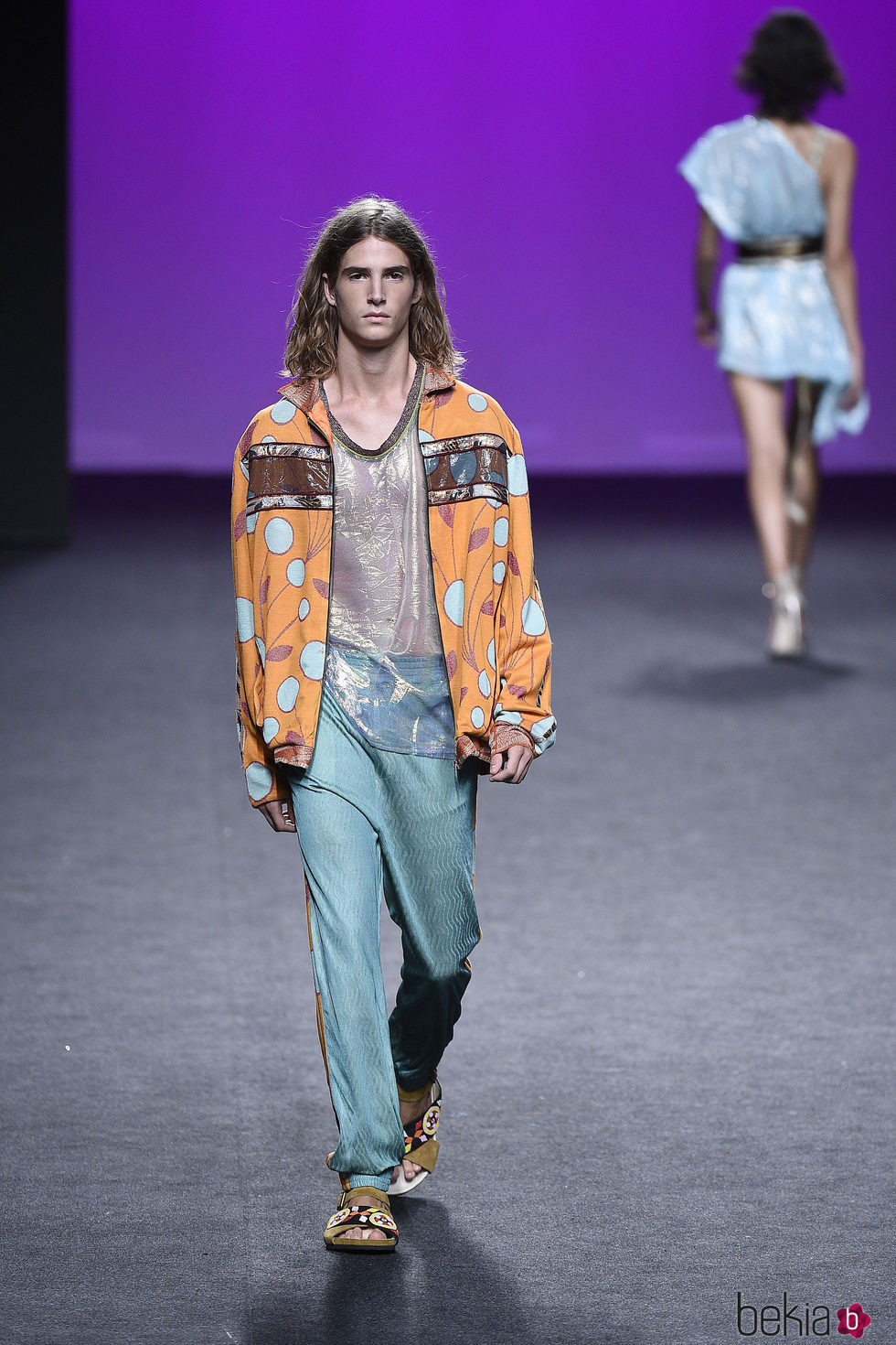 Bomber estampada de Custo Barcelona primavera/verano 2018 en la Madrid Fashion Week