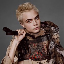 Colección de prendas Burberry de noviembre/diciembre 2017 con Cara Delevingne