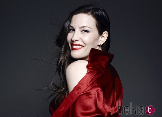 Liv Tyler es la nueva imagen de la campaña 'Triumph Essence'