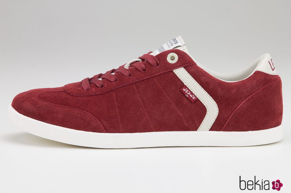 Sneakers de color rojo para hombre de  'The Levi's Holiday 2017 Collection'