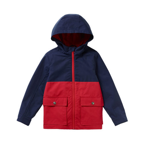 Chaqueta bicolor con capucha para niño de la colección de Primavera 2018 de Benetton