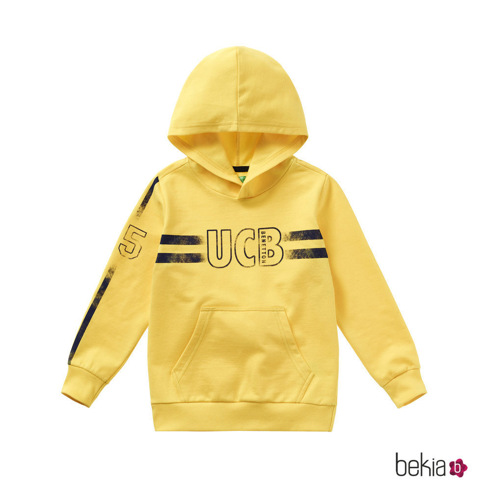 Sudadera amarilla con capucha para niño de la colección de Primavera 2018 de Benetton