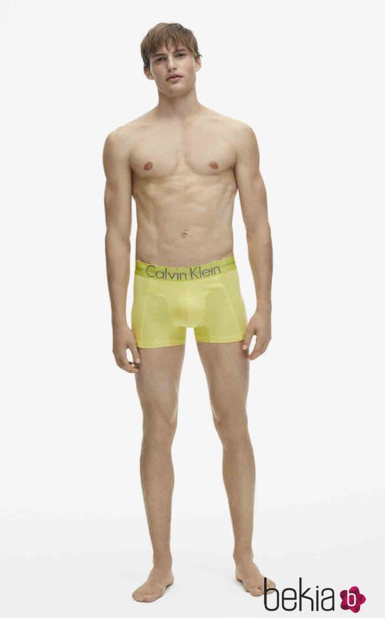 Boxer masculino en color amarillo de la colección spring 2018 de Calvin Klein