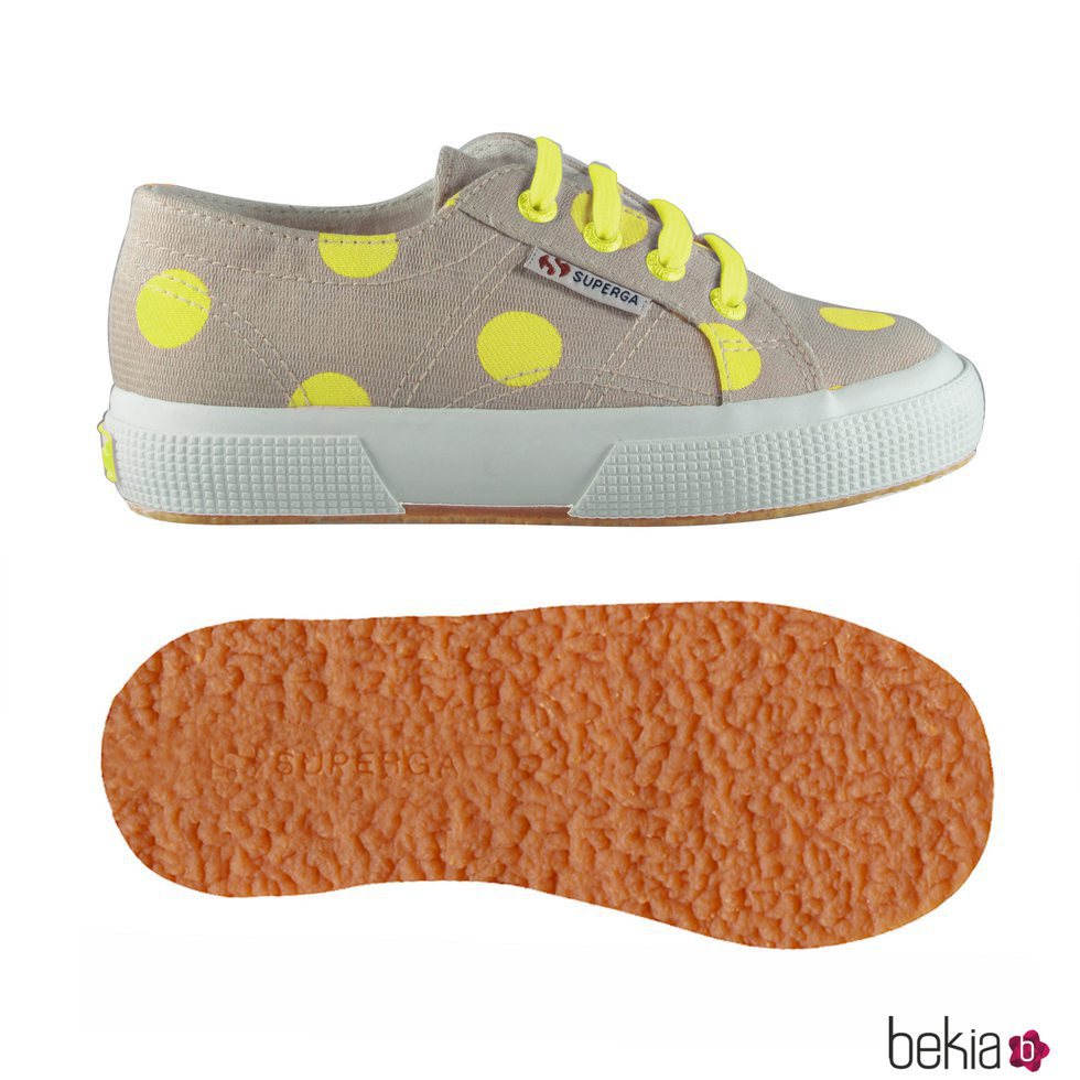 Zapatillas con print de lunares de Superga Kids para la temporada primavera/verano 2018