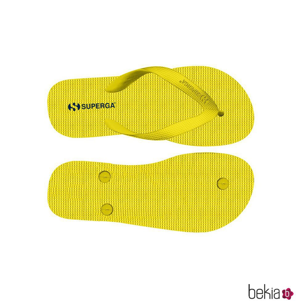 Chanclas en color amarillo de Superga Kids para la temporada primavera/verano 2018