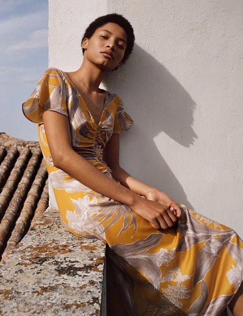 Vestido vaporoso estampado de Spring Shades Mango para la primavera 2018