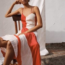 Vestido rojo y blanco con la tela de la falda plisada de Spring Shades Mango para la primavera 2018