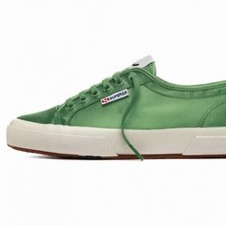 Nueva colección cápsula primavera/verano 2018 de Superga con Alexa Chung