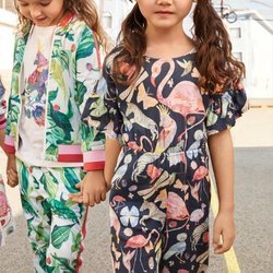 Mono y chandal de estampados para niña de una colección exclusiva de H&M con dos diseñadores graficos