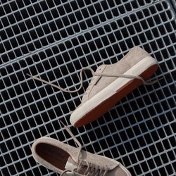 La Superga 2750 se renueva al aliarse con Highnobiety