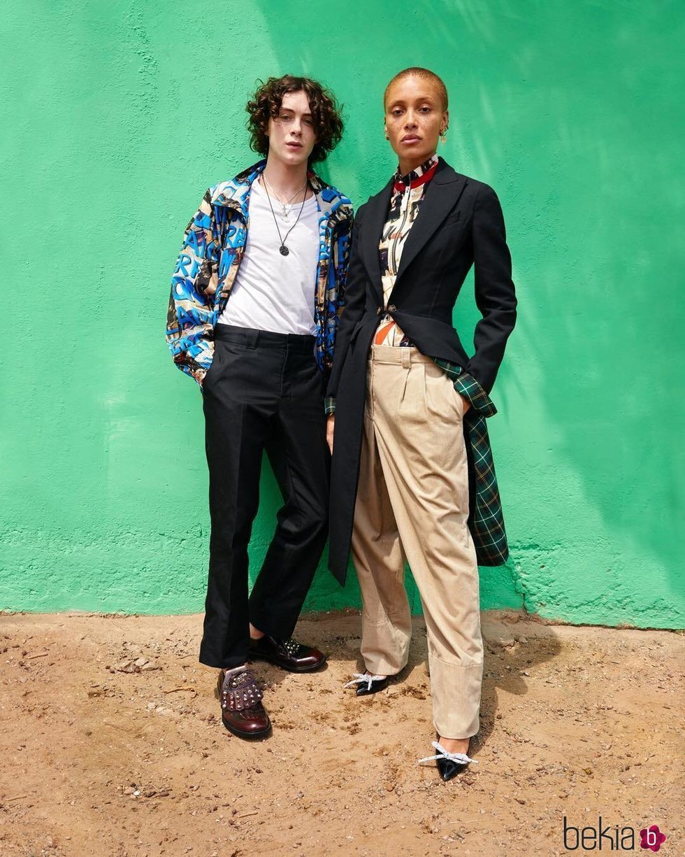 Imagen de la campaña de Burberry otoño/inverno 2018-2019 con Adwoa Aboah