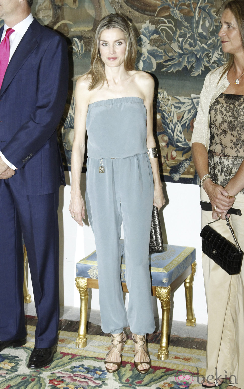 Letizia Ortiz con jumpsuit gris