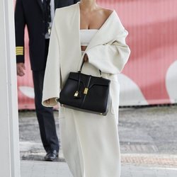 Lady Gaga con un total white en Venecia