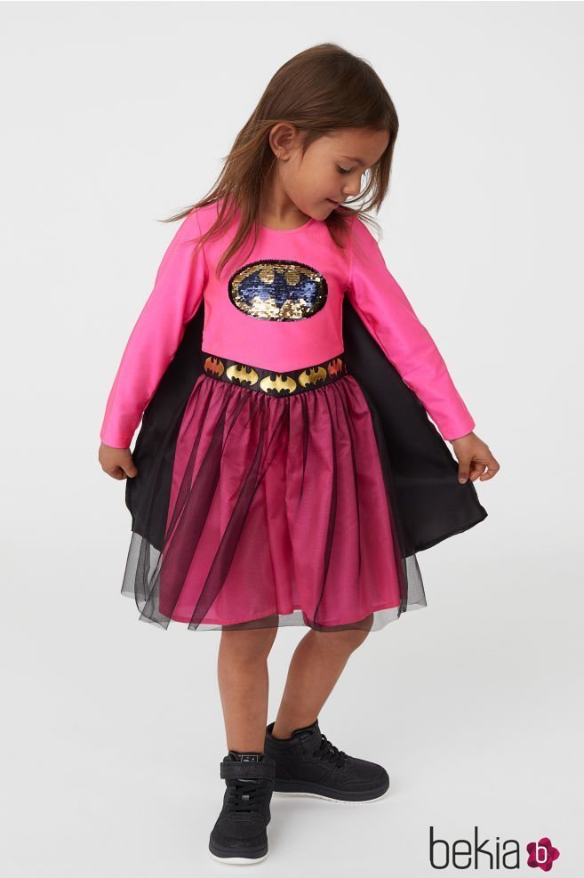 Disfraz Batman niña de la colección cápsula de Halloween de H&M 2018