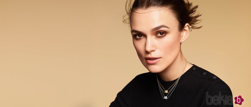 Keira Knightley con collares de la colección Coco Crush de Chanel 2018