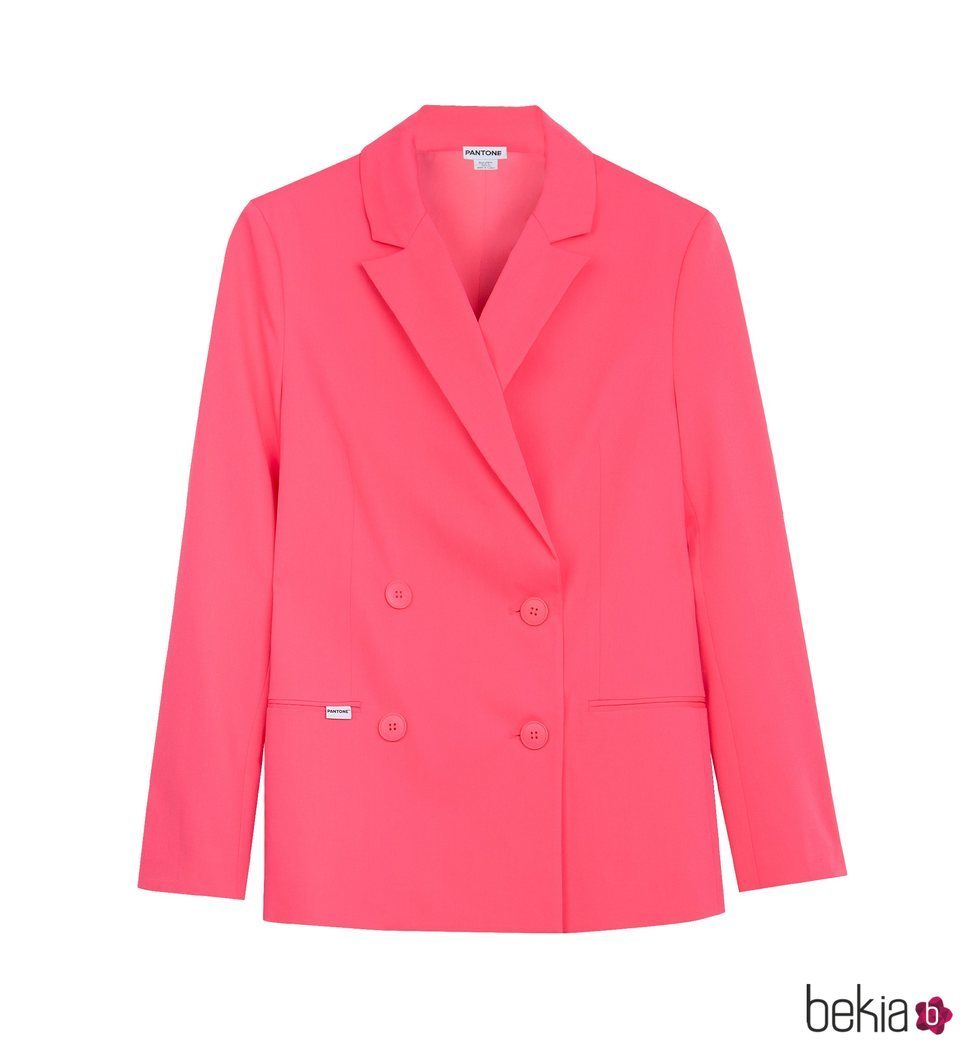 Blazer cuatro botones rosa colección Pantone by Bershka