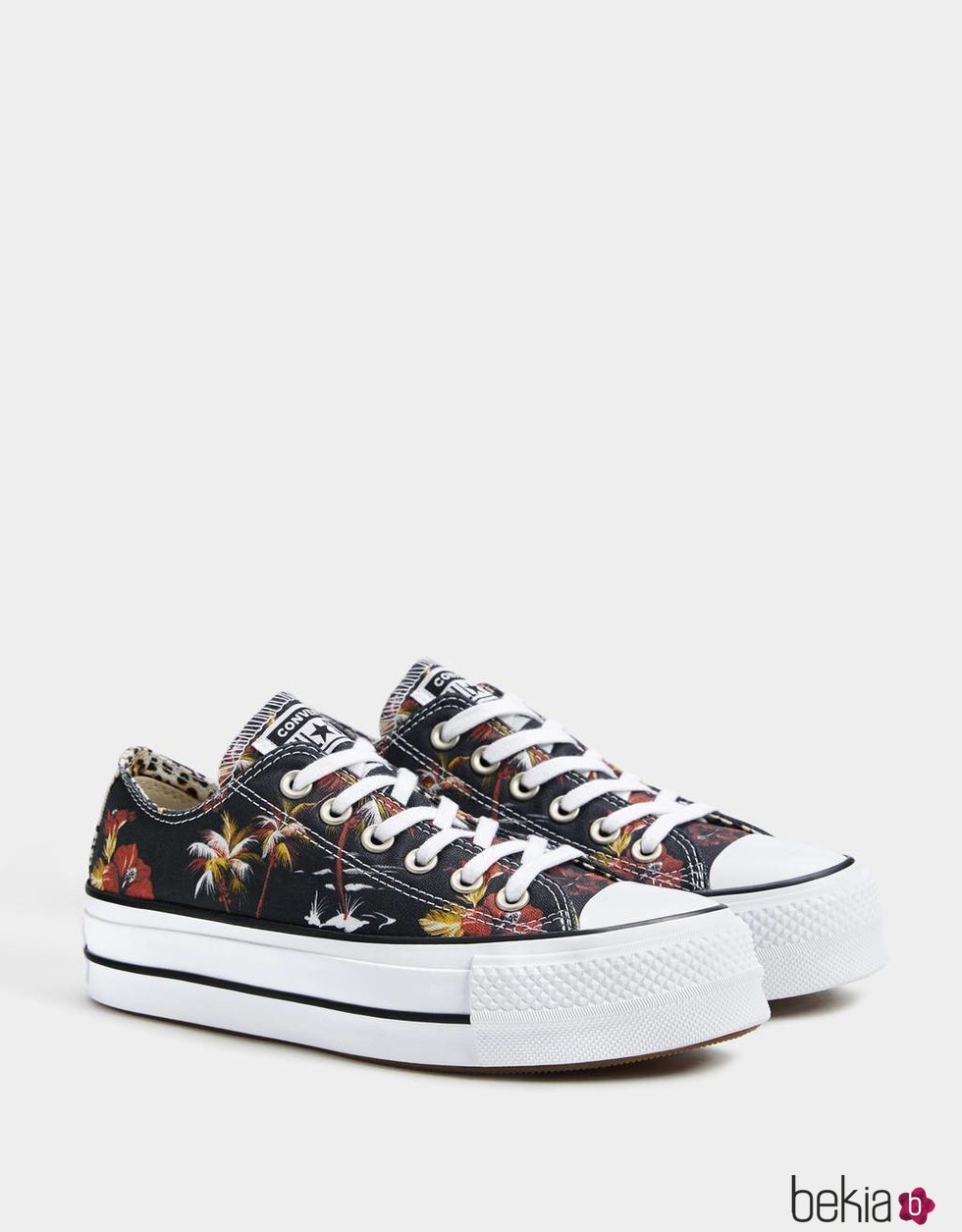 Zapatillas Converse estampado floral hawaiano