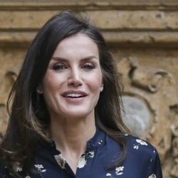 La melena suelta y maquillaje natural de la Reina Letizia en la Misa de Pascua 2019