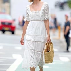 Karlie Kloss con un look ibicenco con todas las tendencias de esta temporada por Nueva York