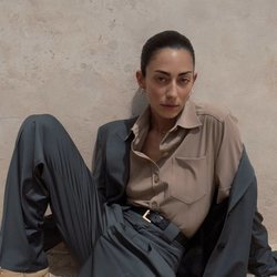 Traje oscuro de la colección otoño 2019 de Zara