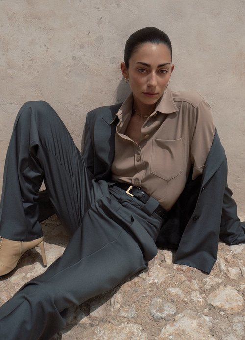 Traje oscuro de la colección otoño 2019 de Zara